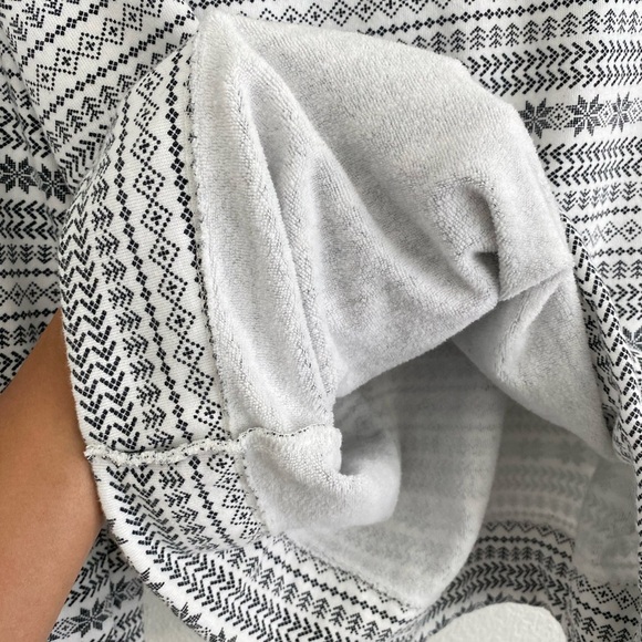 Lou & Grey Fair Isle Fluffy Fleece Hoodie Size Medium Holiday Cozy Casual Fall - Picture 11 of 11